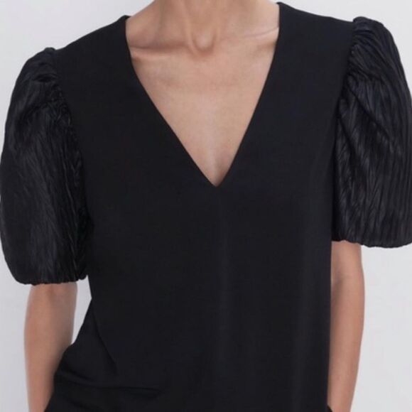 Zara Black V-Neck Short Dramatic Puff Sleeve Blouse. Size Small. - Picture 1 of 9